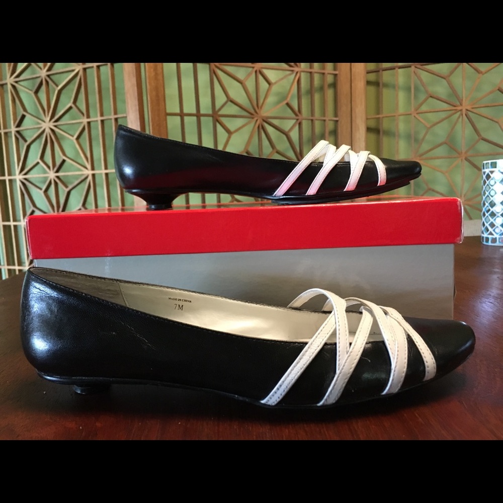 Guess by Miarciano kitten heels